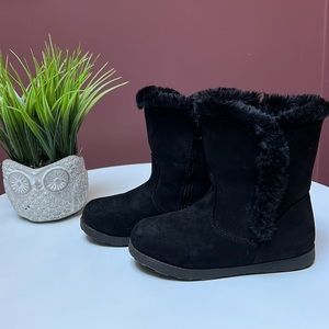 Faux fur and suede boots